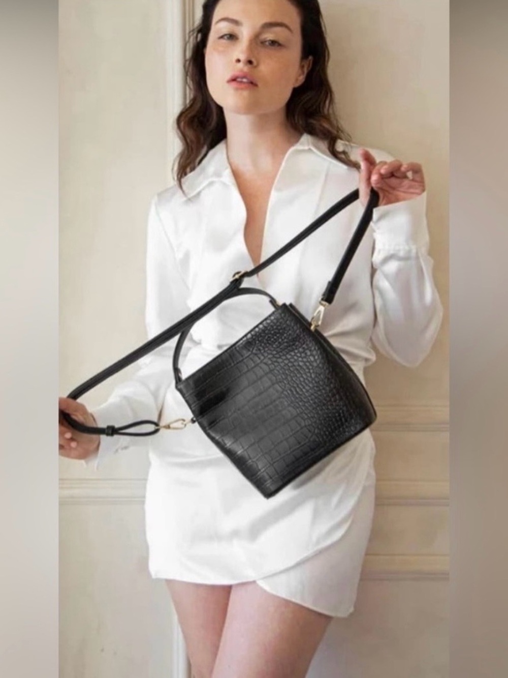 NWT AOTA Elena Bag Black (Vegan) Crossbody/Handbag - Picture 4 of 5